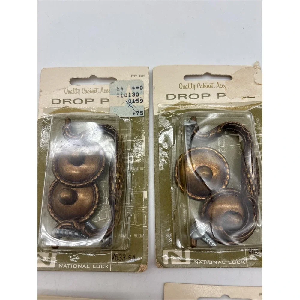 National Lock Drop Pulls Handles and knobs. NOS 4 Total. Made In USA, Vintage.